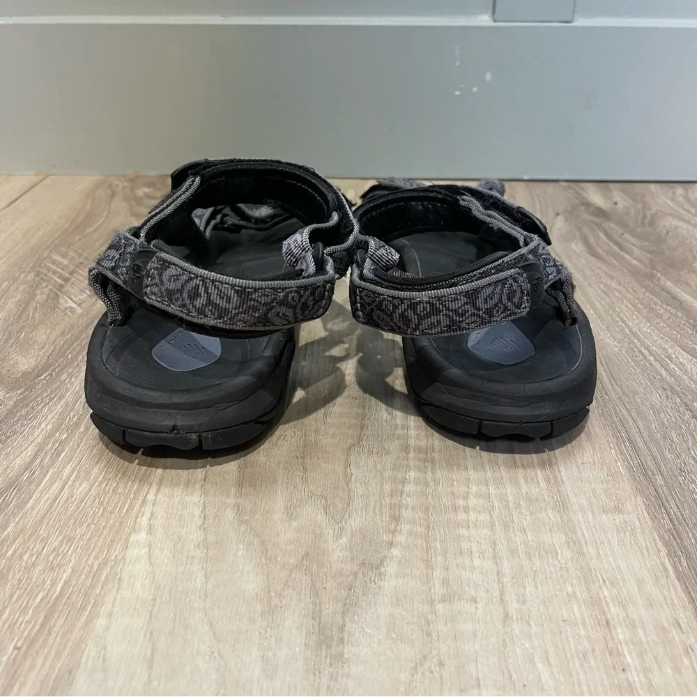 Teva black‎ and blue sandals men’s size 8